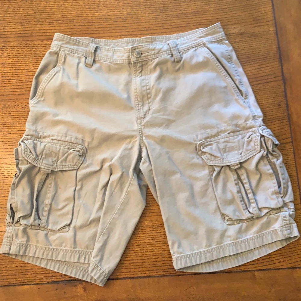 Northface khaki cargo shorts - 34”
